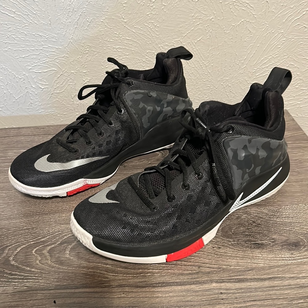 Nike Zoom Witness Lebron James sneakers, men’s size 9